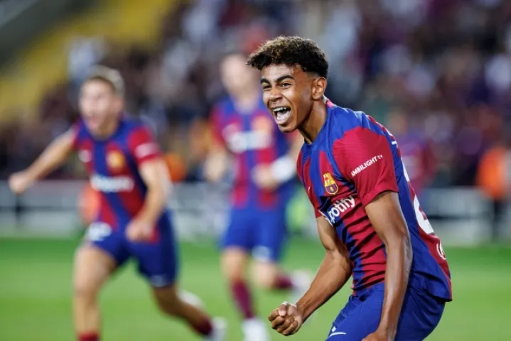 Хавбек “Барселоны” Ямаль выиграл награду Golden Boy