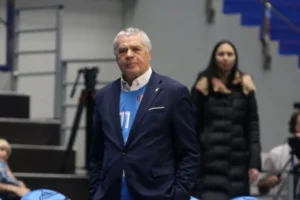 Медведев назвал лицемерным решение IIHF о продлении дисквалификации сборной России по хоккею