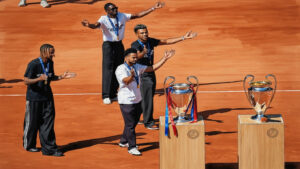 Дембеле привёз Кубок чемпионов на Roland Garros