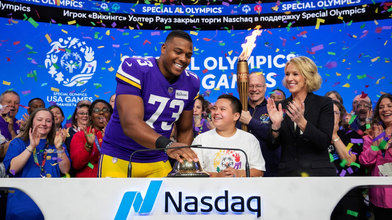 Игрок «Викингс» Уолтер Рауз закрыл торги Nasdaq в поддержку Special Olympics